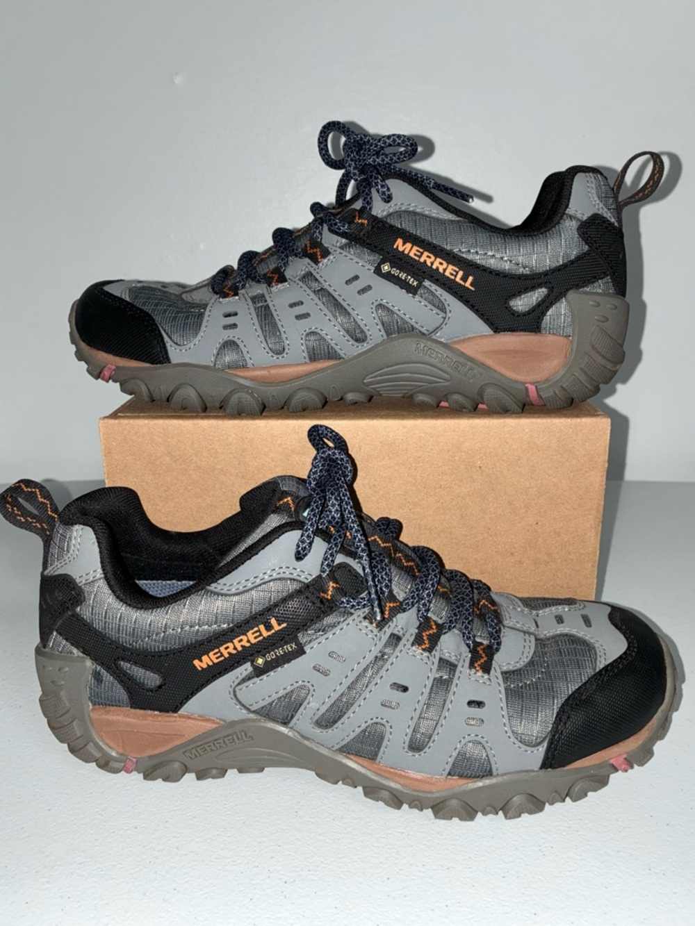 Merrell Women’s Accentor GTX Waterproof Hiking Shoes Size 7